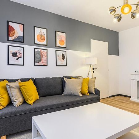Travelers Hideout - Central Apartment Braşov Esterno foto