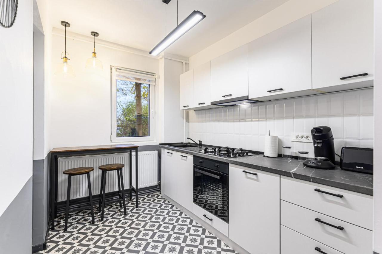 Travelers Hideout - Central Apartment Braşov Esterno foto