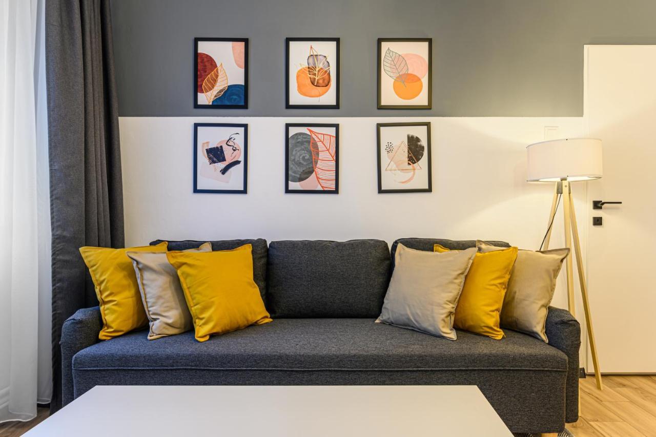 Travelers Hideout - Central Apartment Braşov Esterno foto